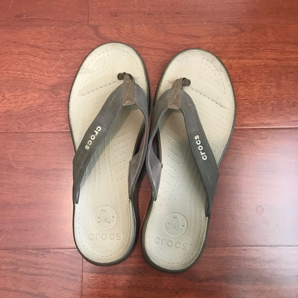 Croc flip flops size 11
